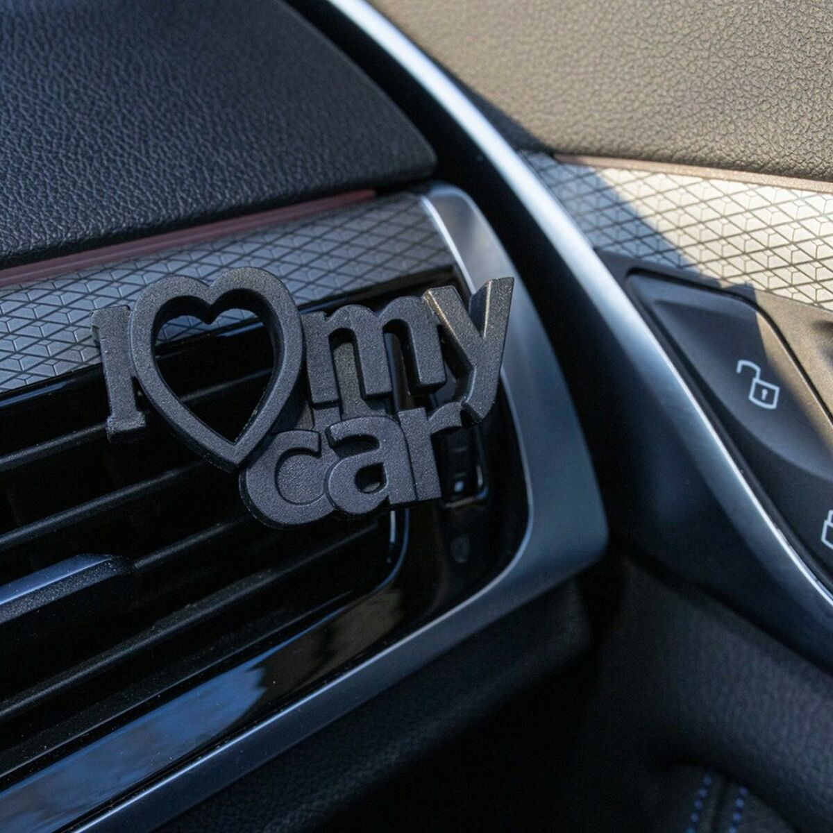 V2HBD370AAF8A6F0778CBE3F882D0A666EDR5715737P4